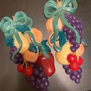 Home interior fruit plaques